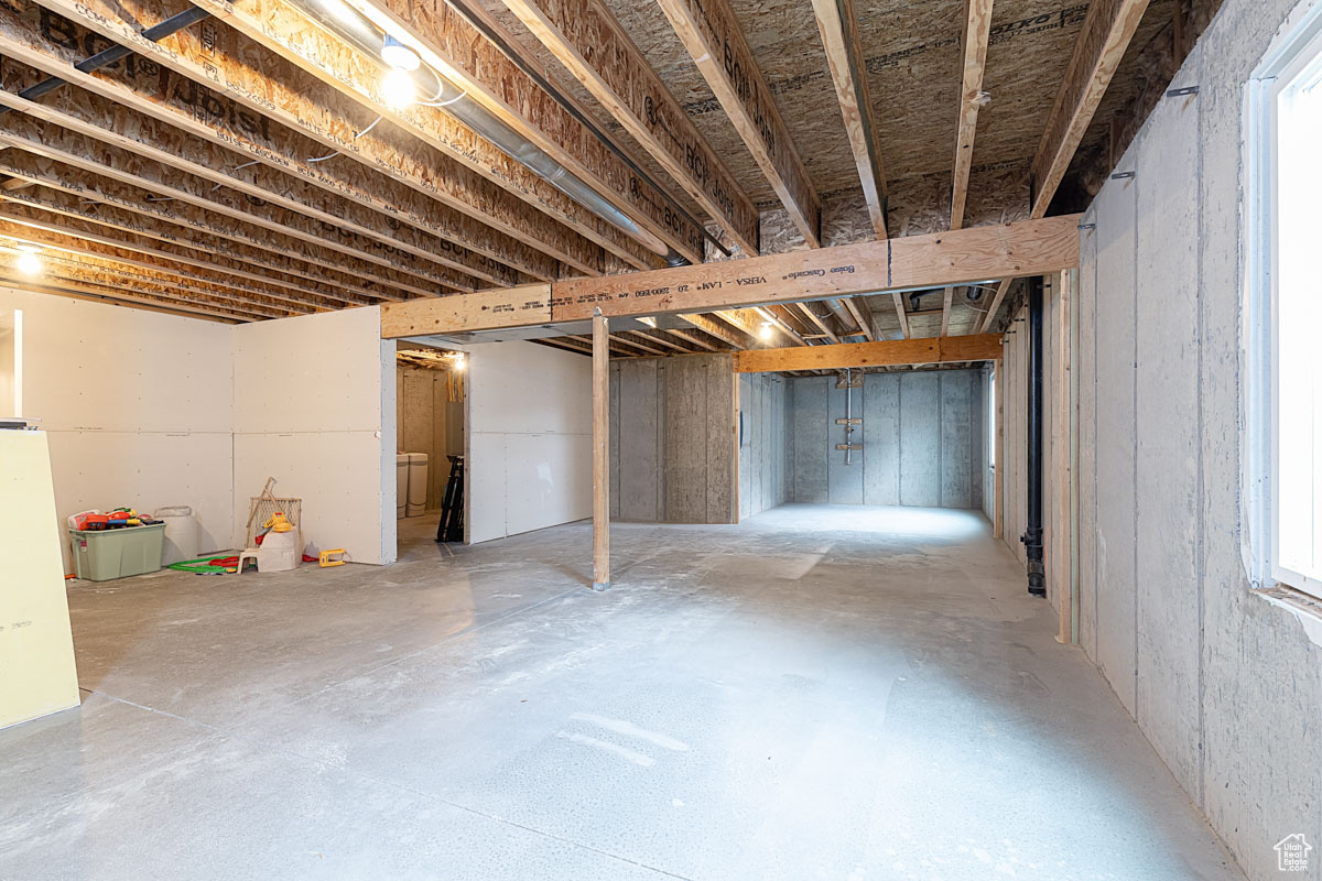 CRESCENT HILLS - Residential