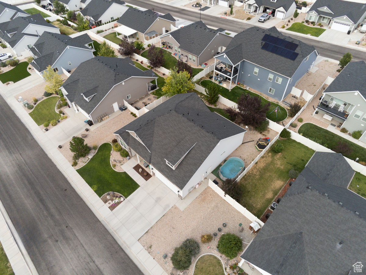 CRESCENT HILLS - Residential