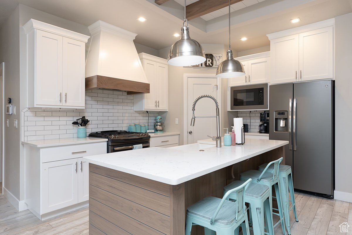 CRESCENT HILLS - Residential