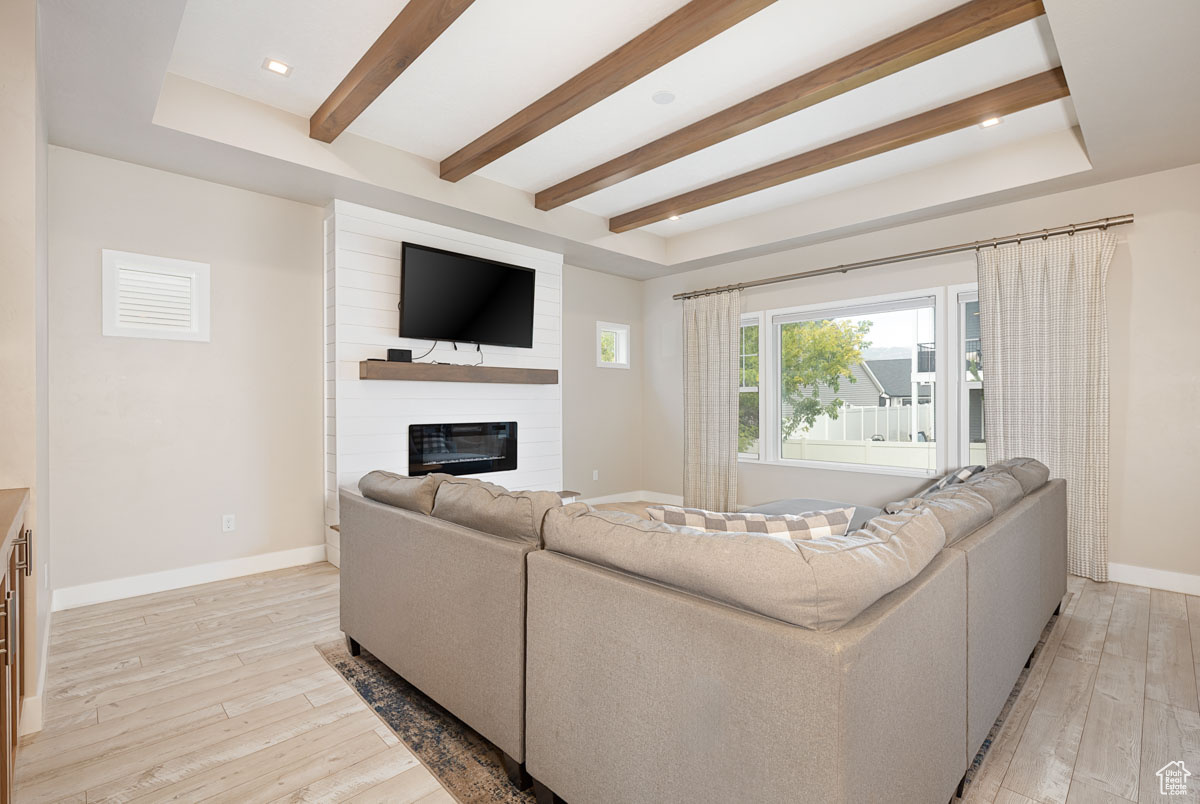 CRESCENT HILLS - Residential