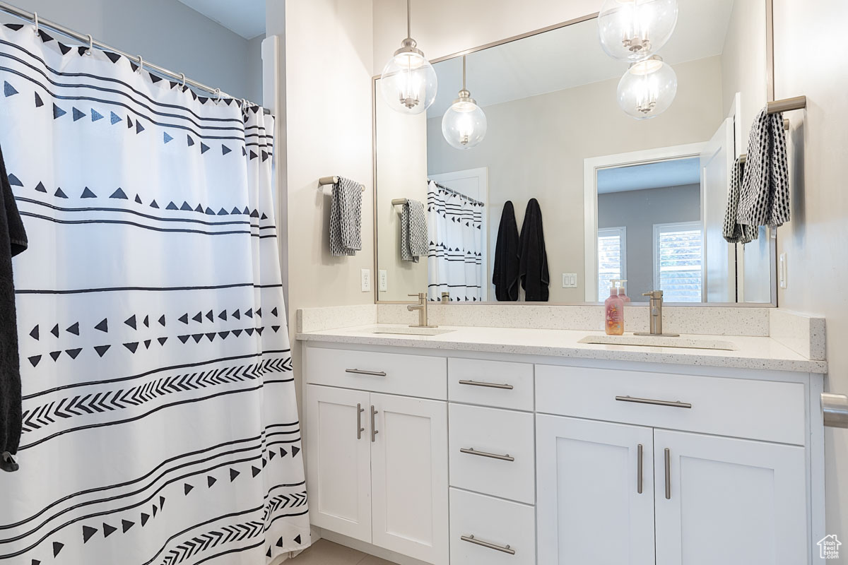 CRESCENT HILLS - Residential