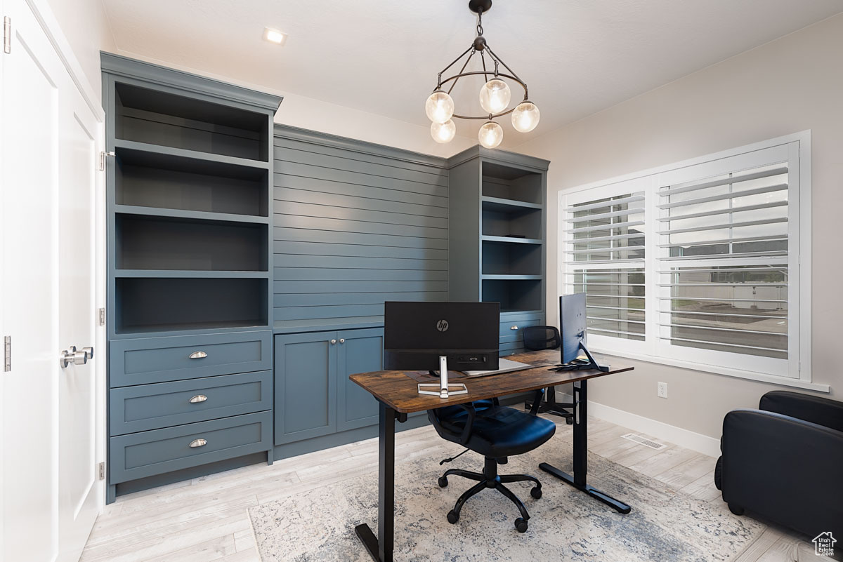 CRESCENT HILLS - Residential