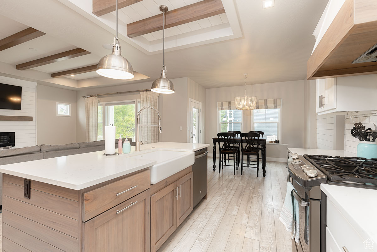 CRESCENT HILLS - Residential