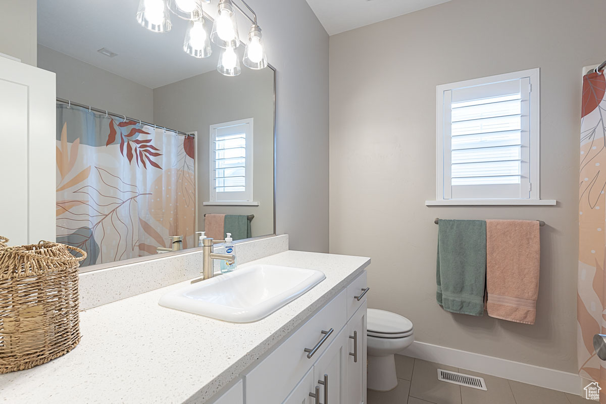 CRESCENT HILLS - Residential