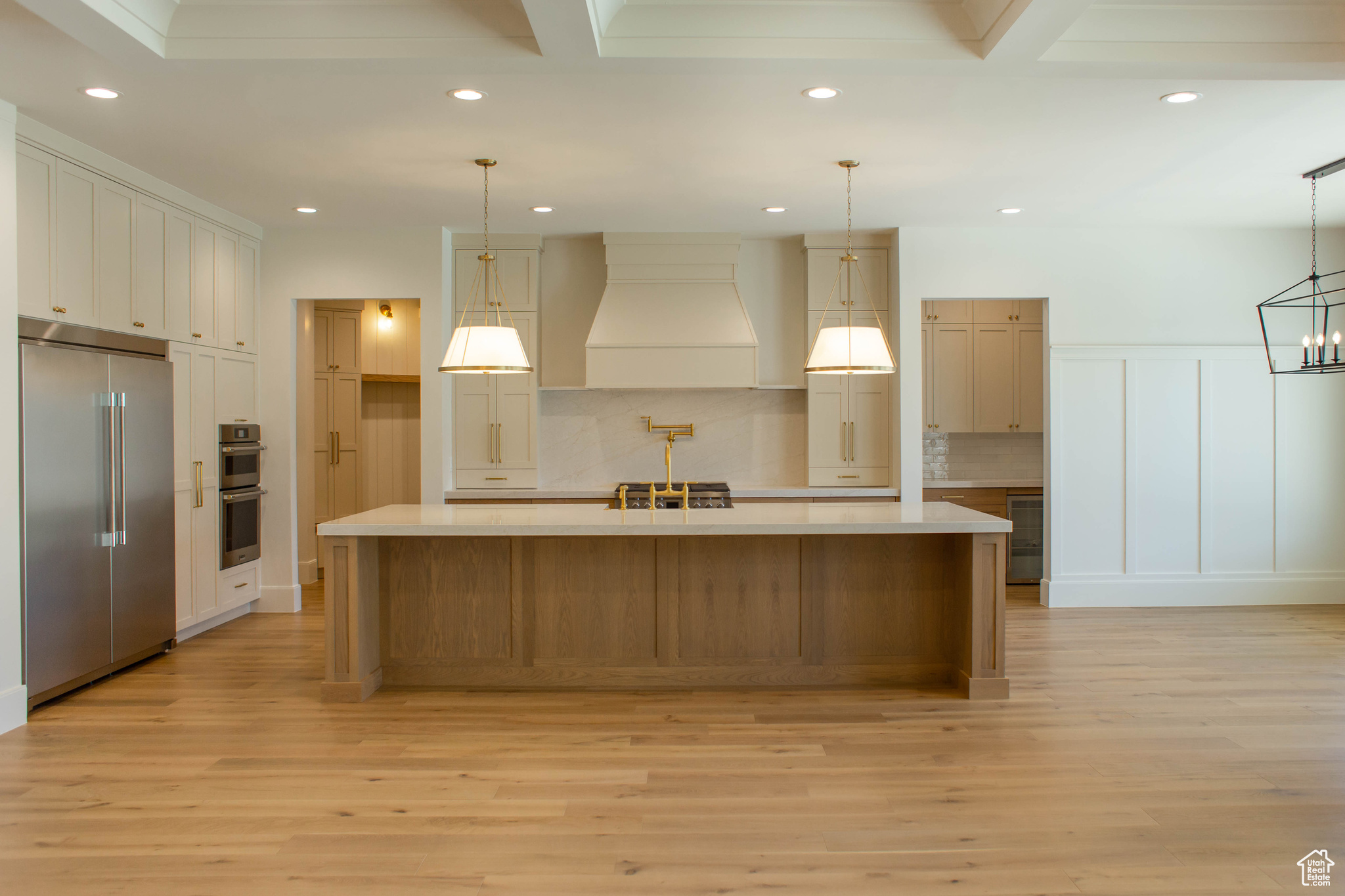 QUEENSRIDGE - Residential
