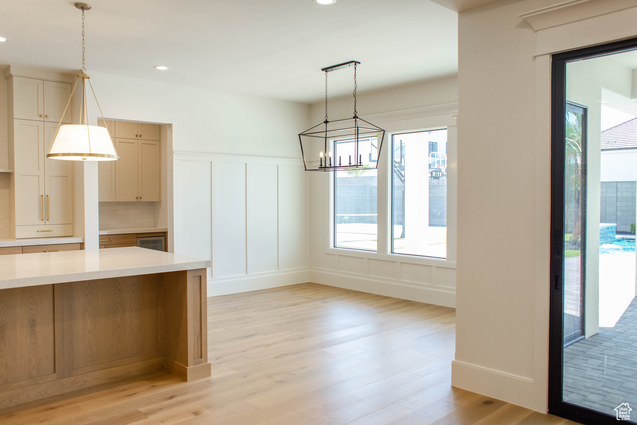 QUEENSRIDGE - Residential