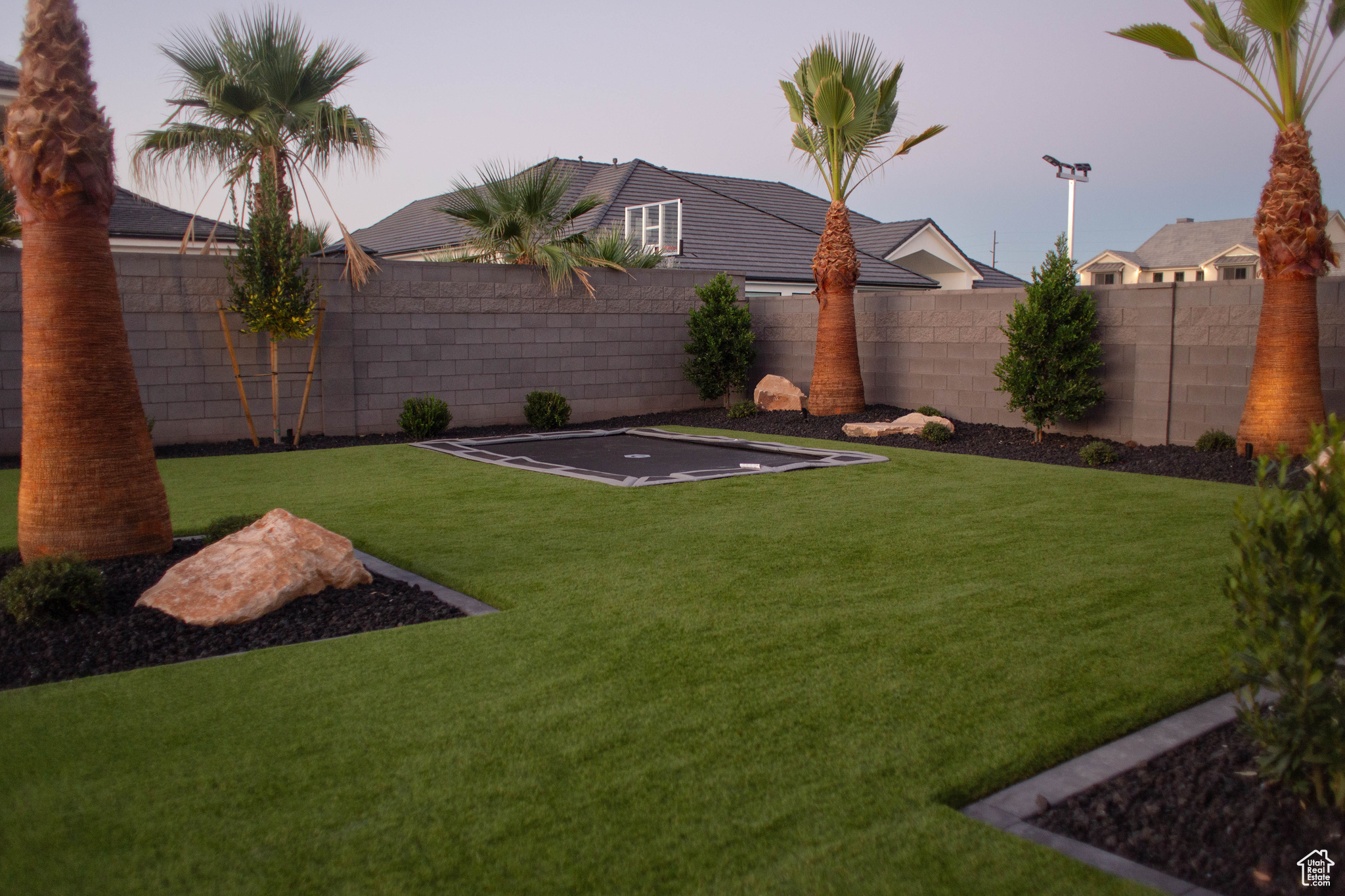 QUEENSRIDGE - Residential