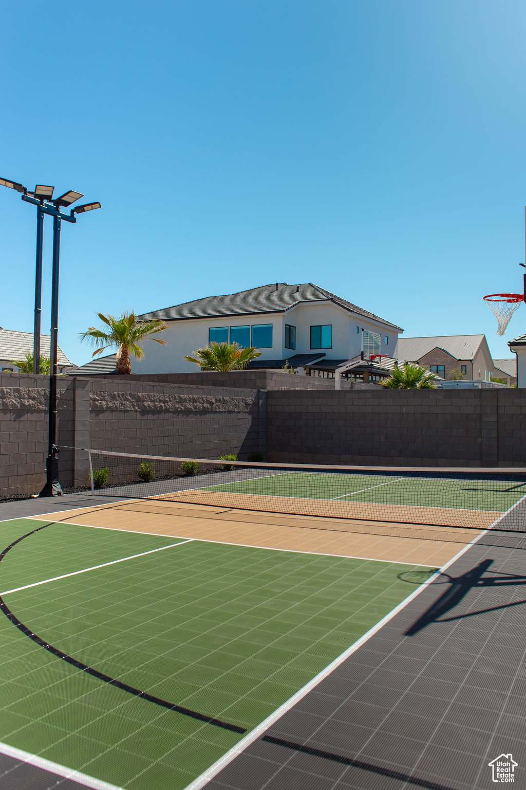 QUEENSRIDGE - Residential