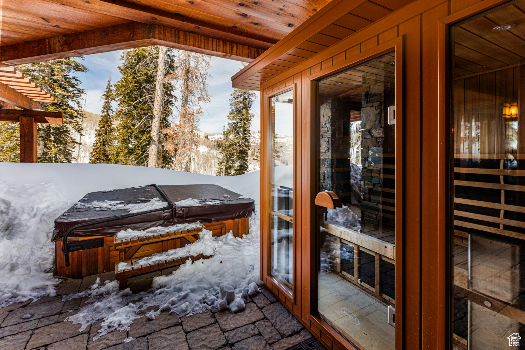 NAKOMA CONDOMINIUM - Residential Lease