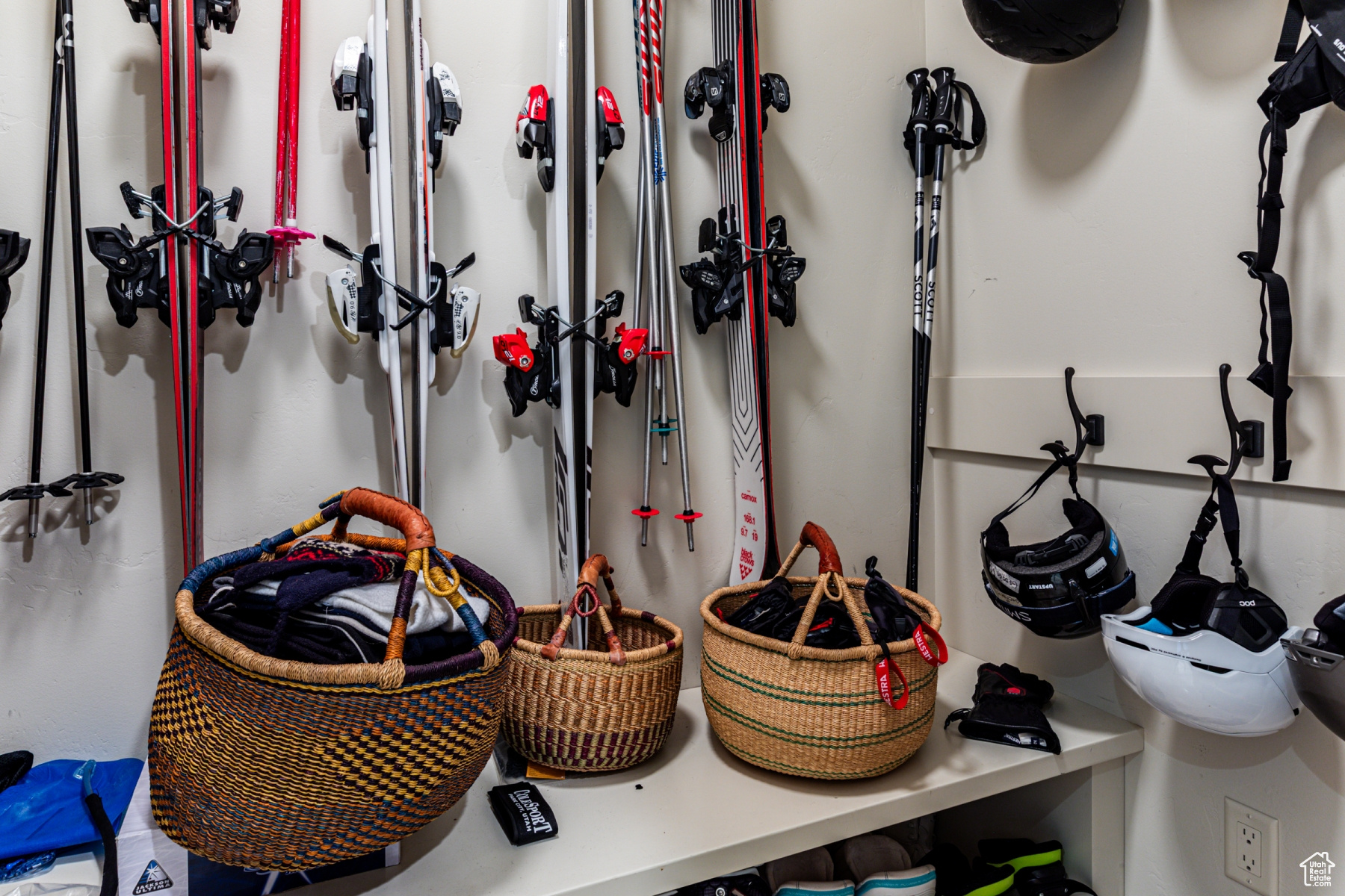 NAKOMA CONDOMINIUM - Residential Lease