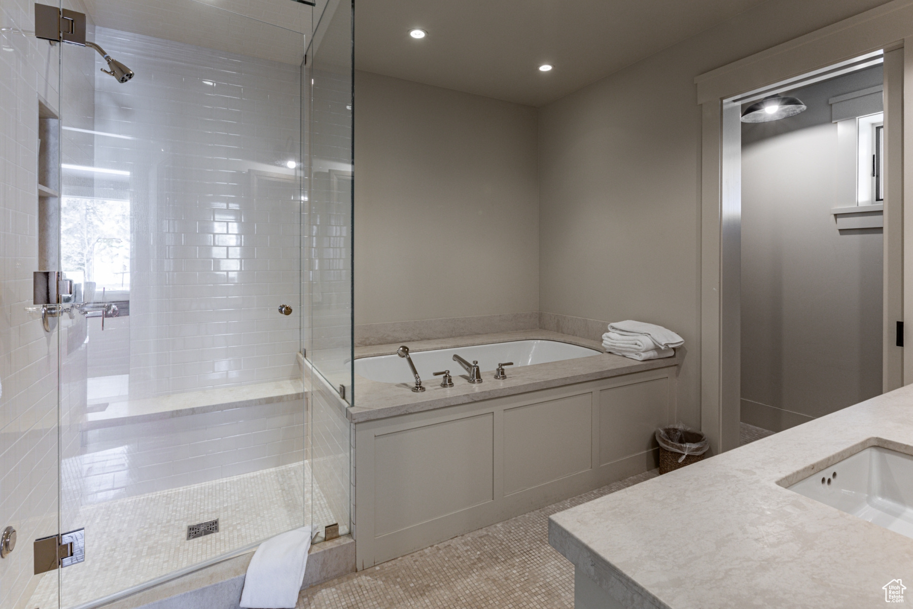 NAKOMA CONDOMINIUM - Residential Lease