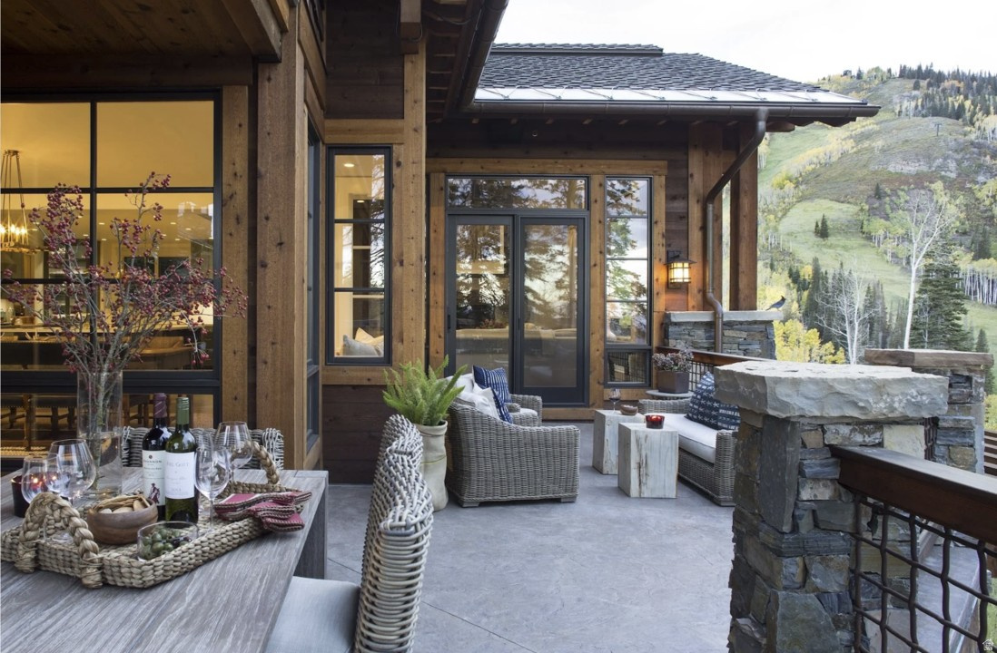 NAKOMA CONDOMINIUM - Residential Lease