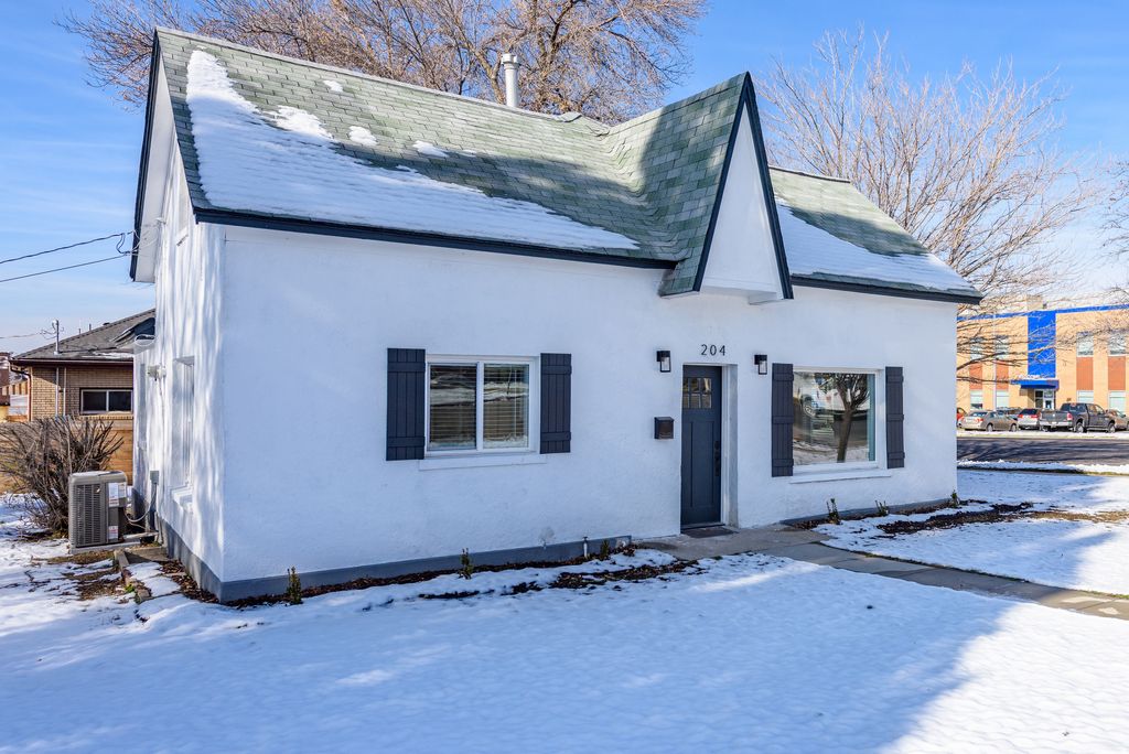 Photo of 204 S 200 W, Brigham City, UT 84302 (MLS # 2130754)