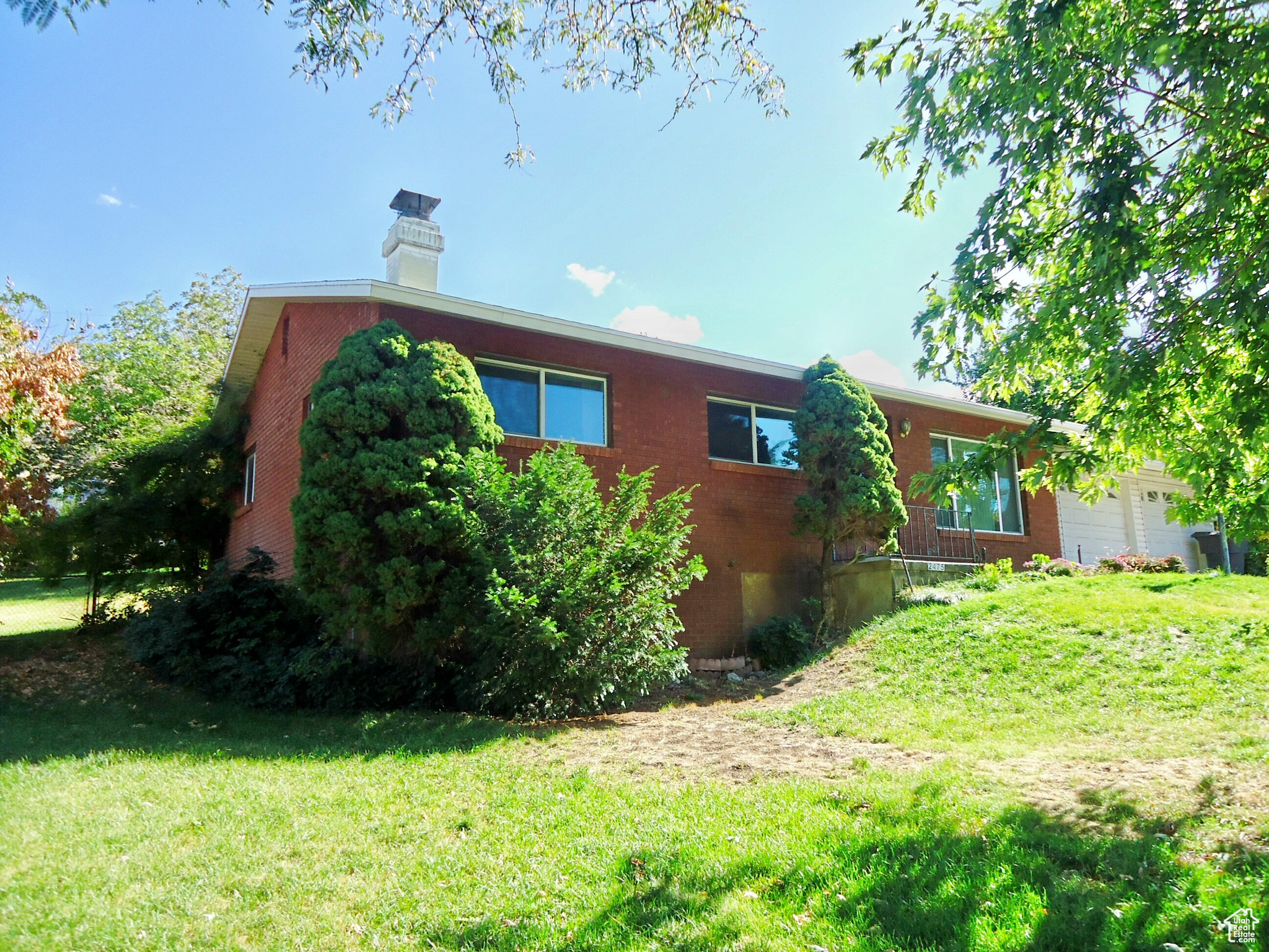 HILLCREST - Residential