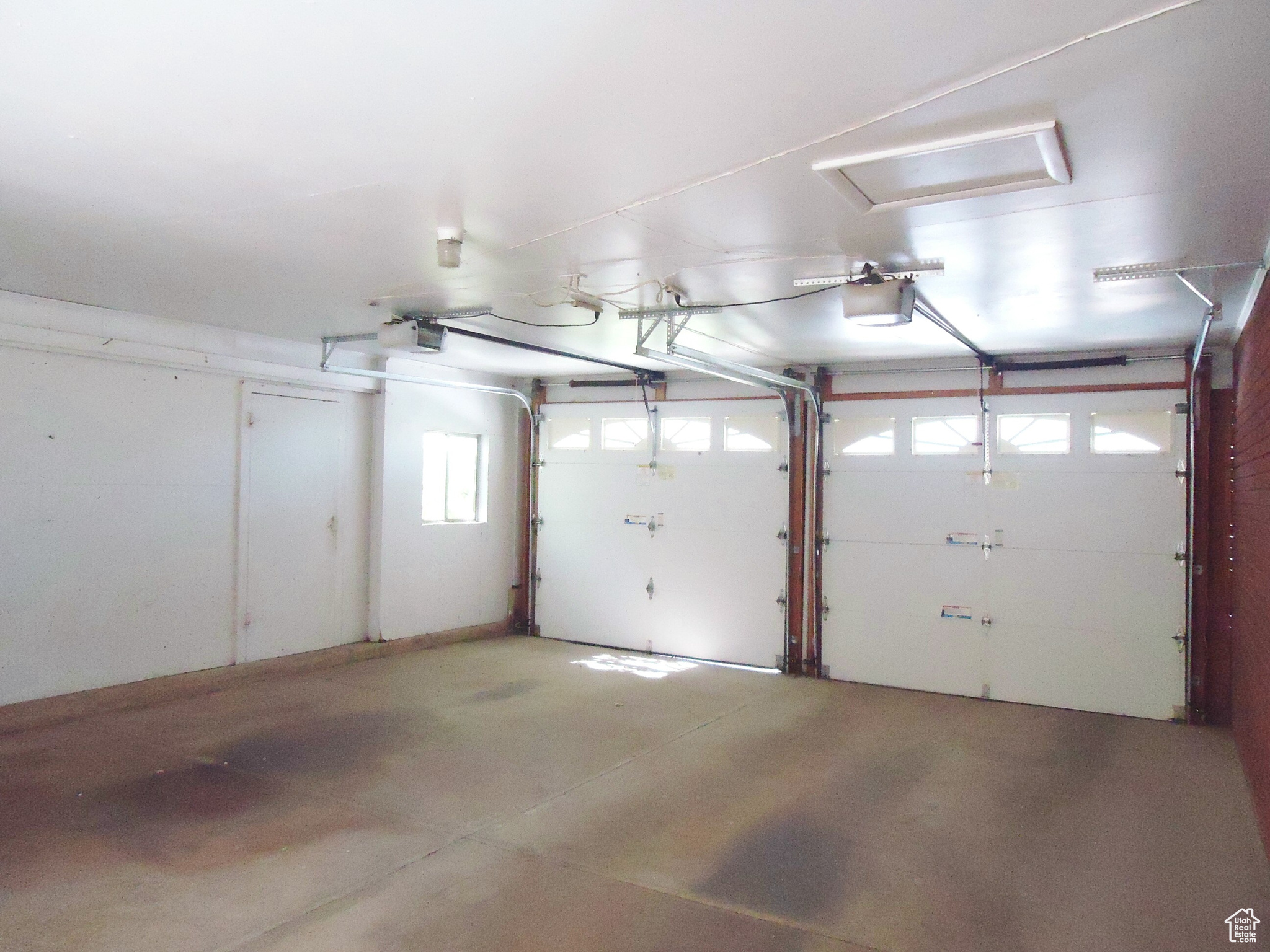 HILLCREST - Residential