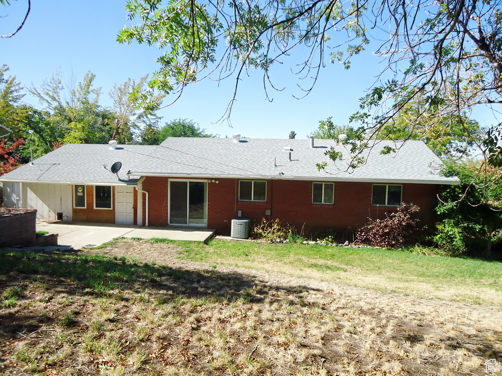 HILLCREST - Residential