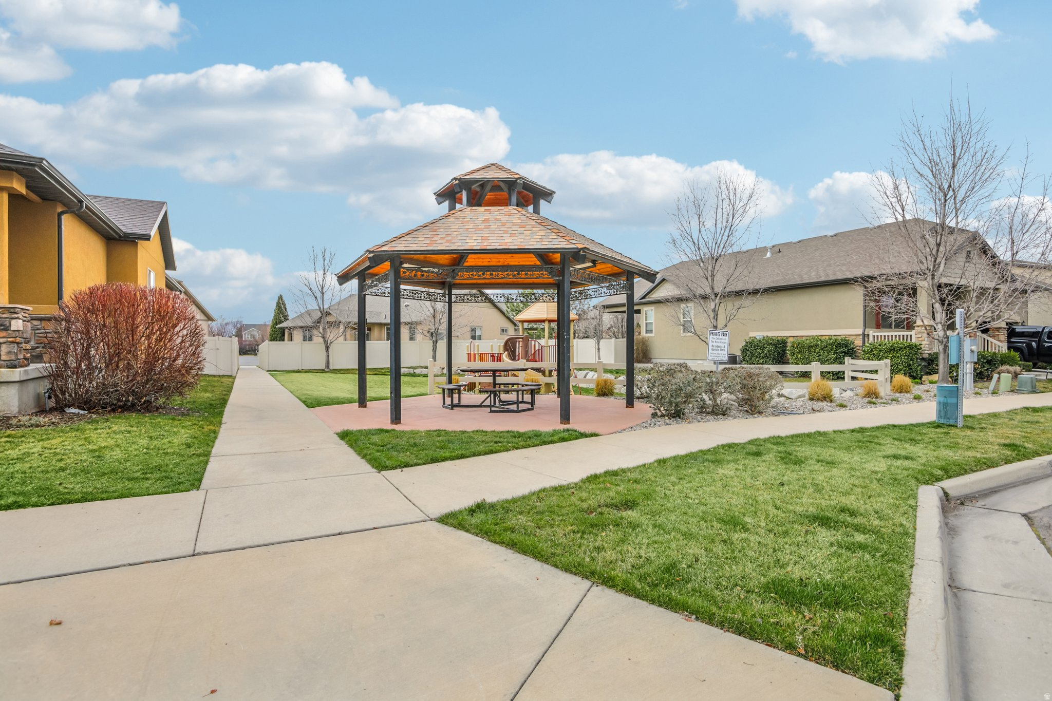 ROSE GARDEN - Residential