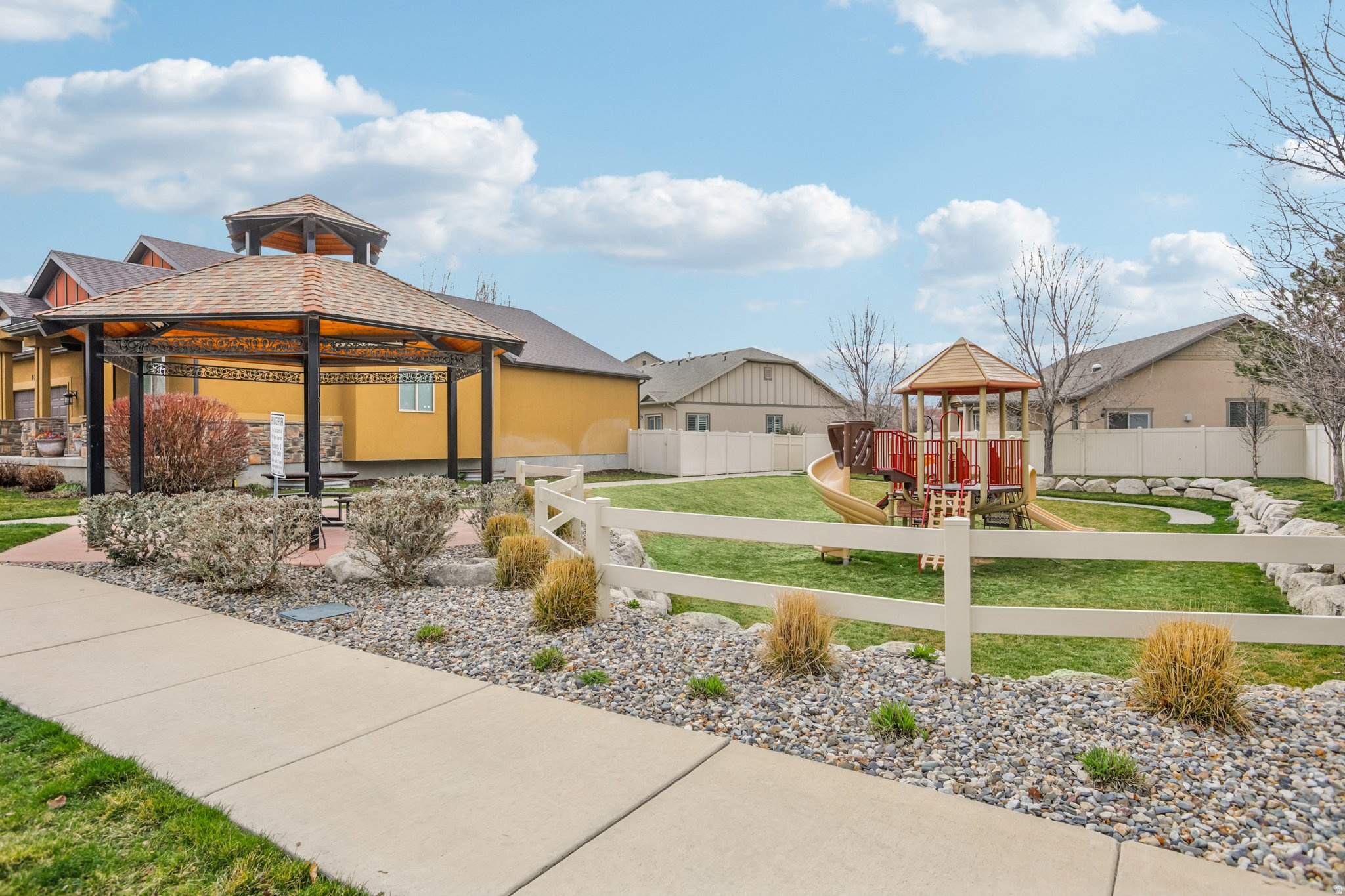 ROSE GARDEN - Residential