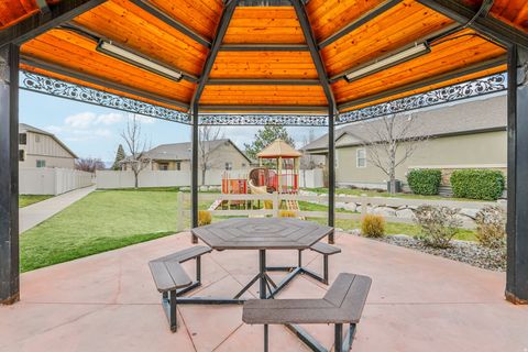 Tiny photo for 566 E 9270 S, Sandy, UT 84070 (MLS # 2142435)