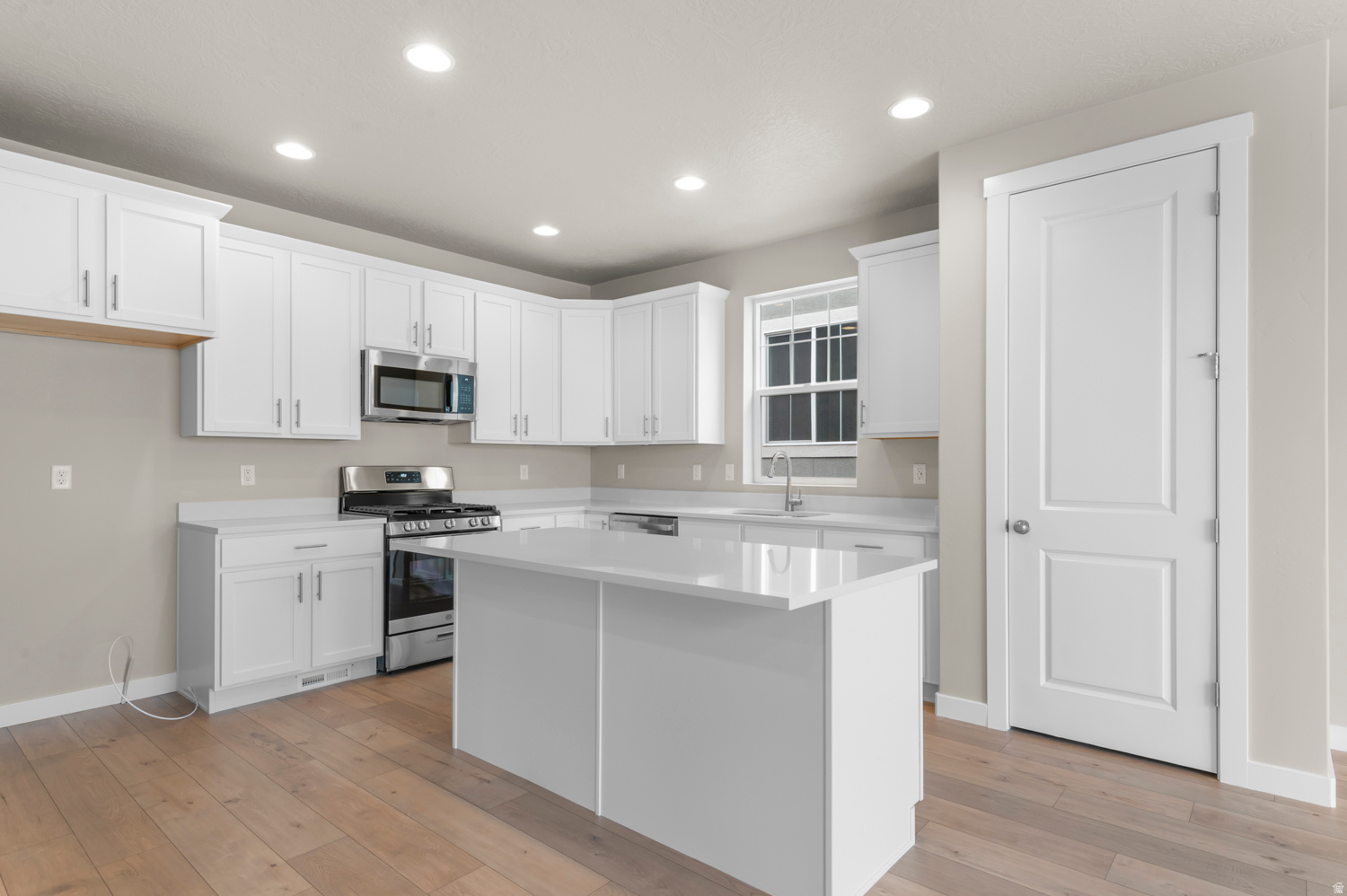 HIDDEN OAKS COLLECTION 608 - Residential