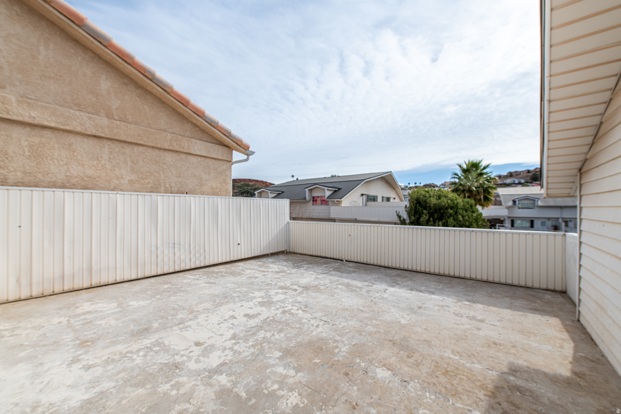 781 N VALLEY DR N 46