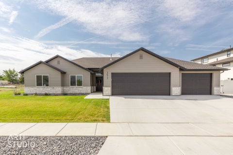 Photo of 3673 W STANMORE DR, Taylor, UT 84401 (MLS # 2178998)