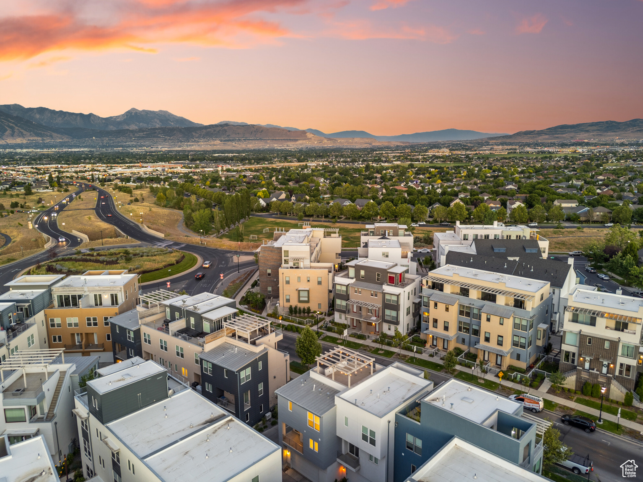 4532 W Daybreak Rim Way, South Jordan, Utah image 40