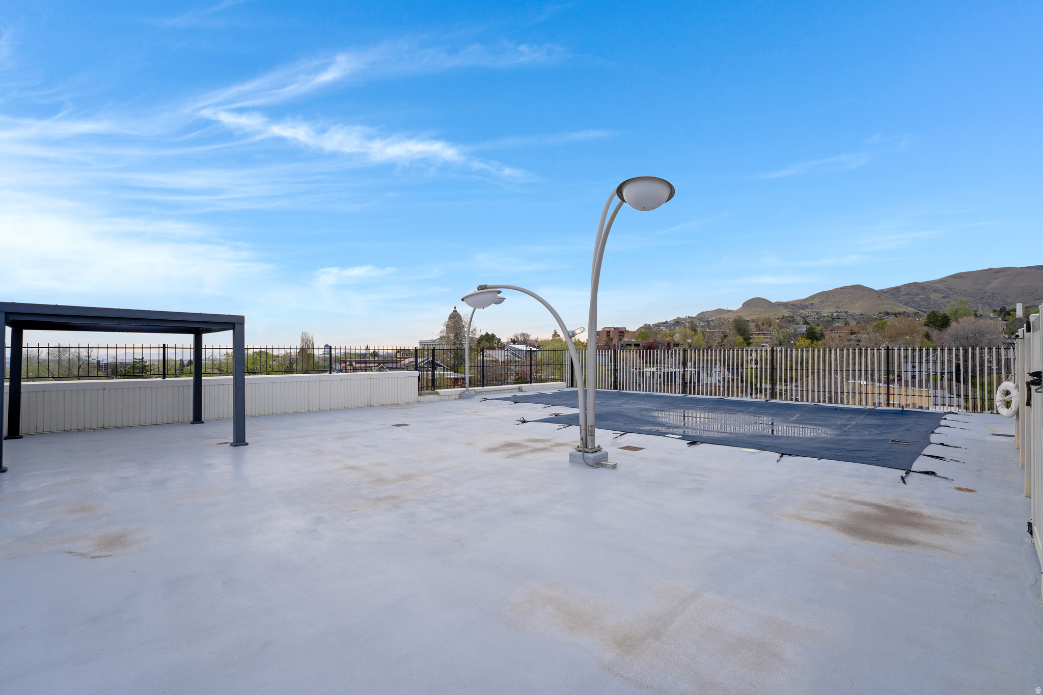 CARLTON TOWERS - Residential