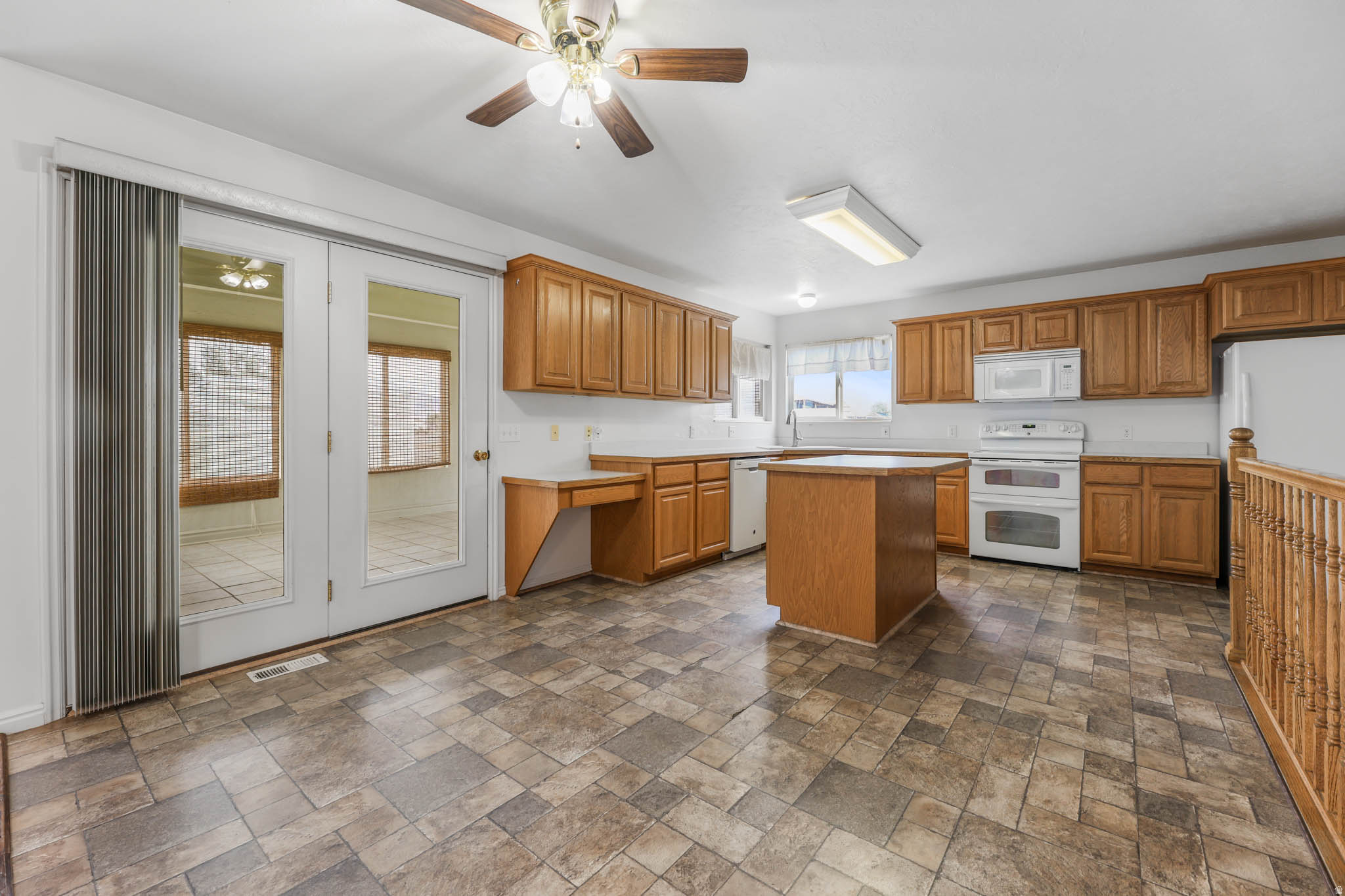 403 S WORTHINGTON ST