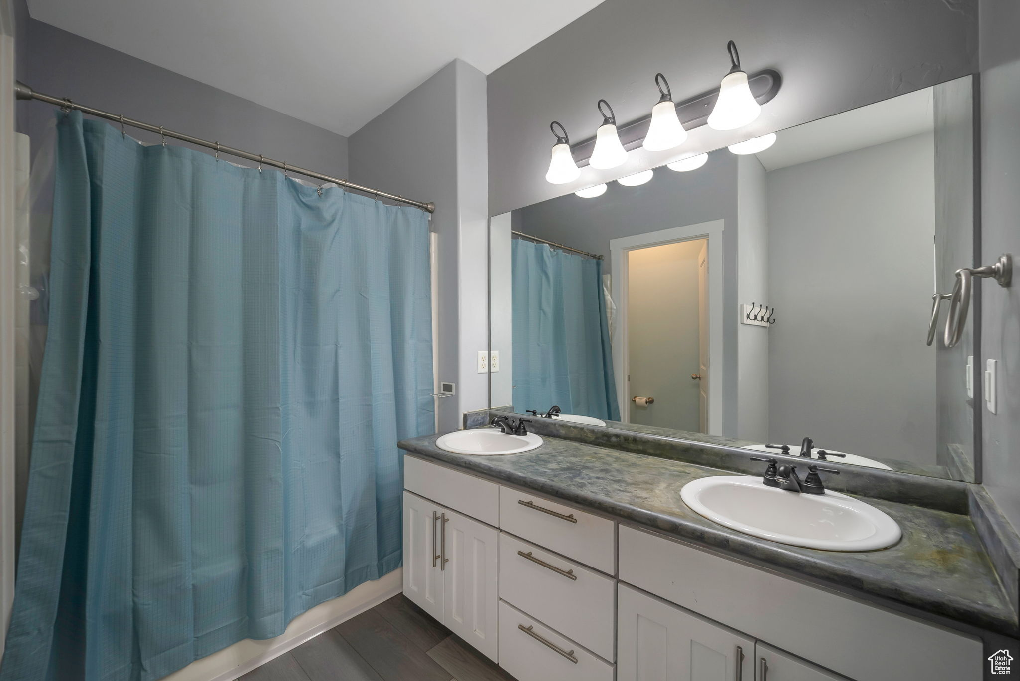 KENNECOTT - Residential