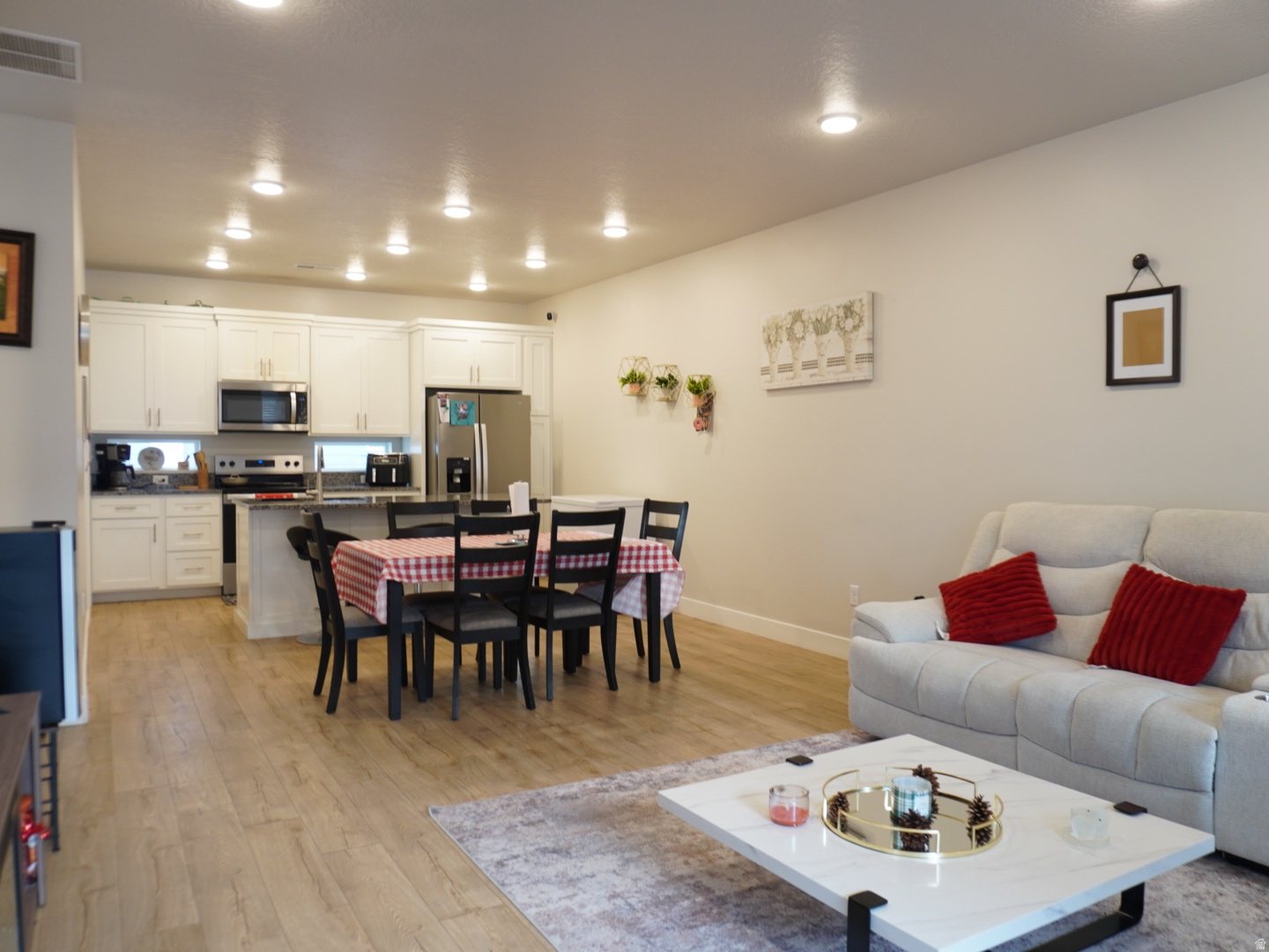 THE UNION TOWNHOMES - Residential