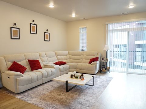 Tiny photo for 462 E 625 S, Clearfield, UT 84015 (MLS # 2133069)