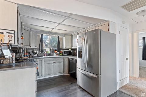 Tiny photo for 235 W 4600 S, Washington Terrace, UT 84405 (MLS # 2113236)