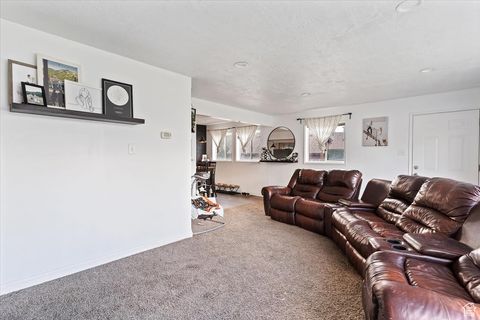 Tiny photo for 235 W 4600 S, Washington Terrace, UT 84405 (MLS # 2113236)