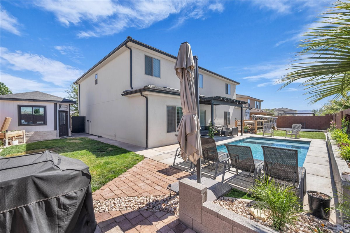 SAGE CANYON - Residential