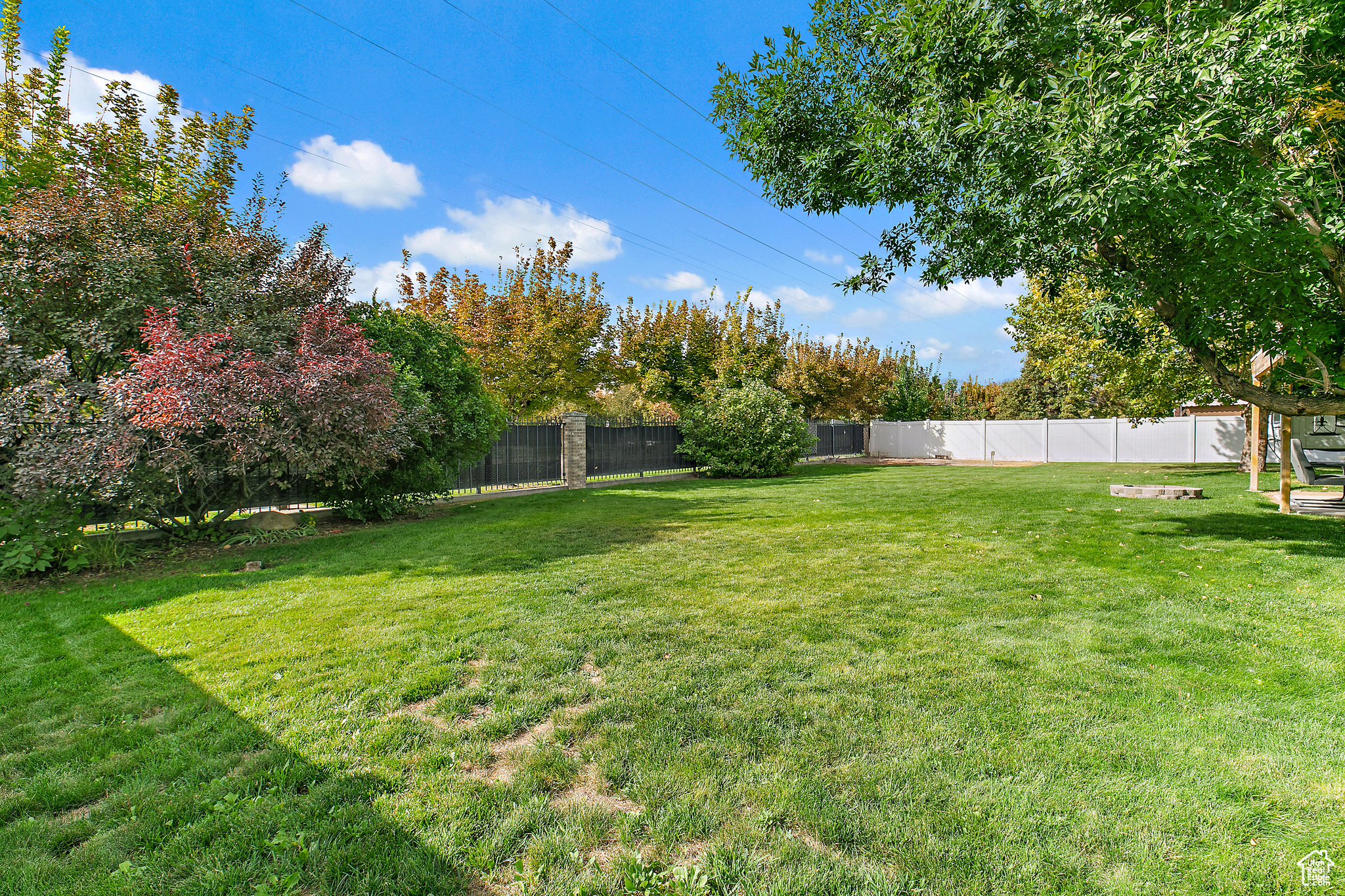 COUNTRY CROSSING - Residential