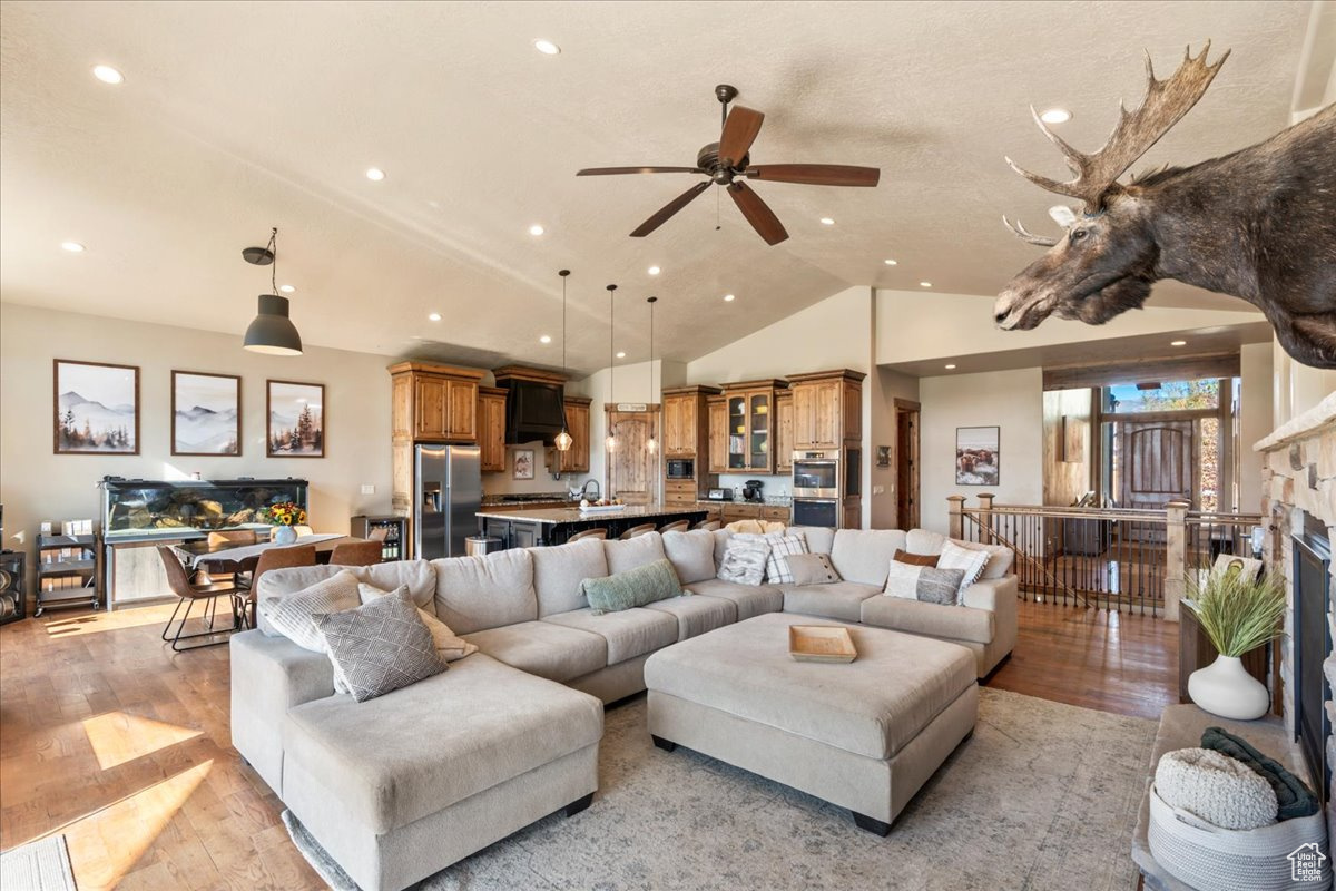 SUMMIT HAVEN - Residential