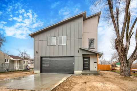 Photo of 895 W LAKE ST S, Ogden, UT 84401 (MLS # 2137322)