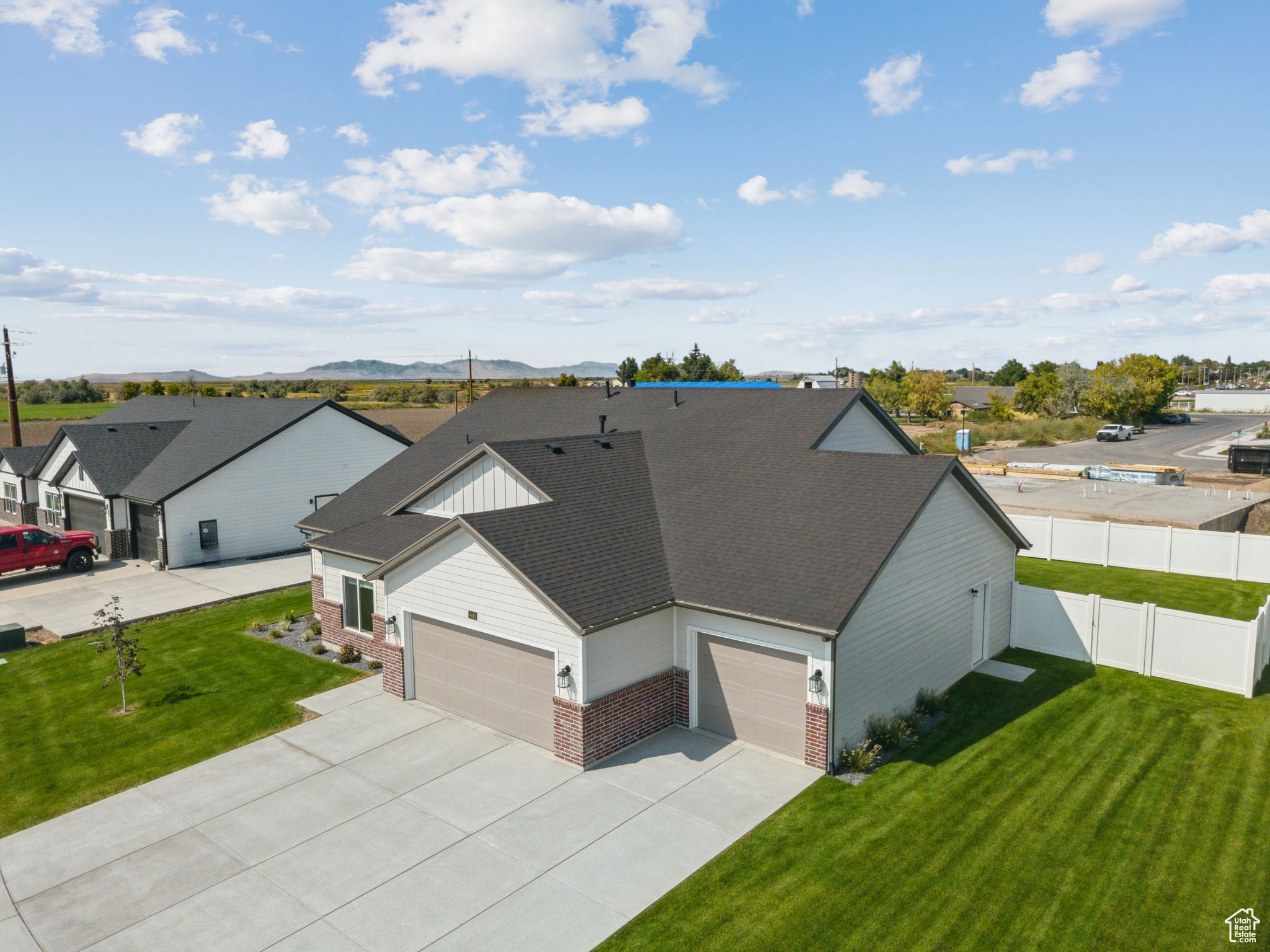 COTTAGES AT HARVEST FIELDS - Residential