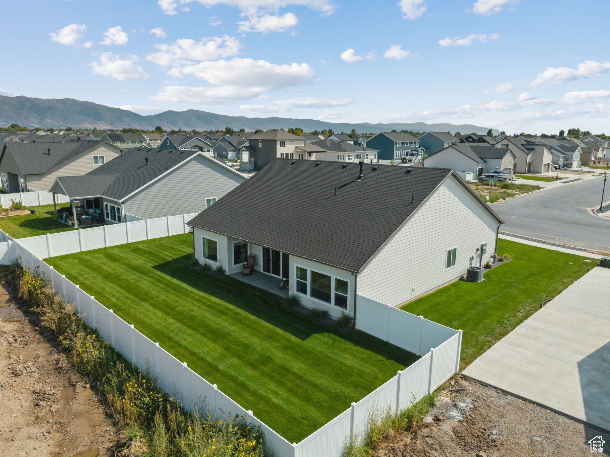 COTTAGES AT HARVEST FIELDS - Residential