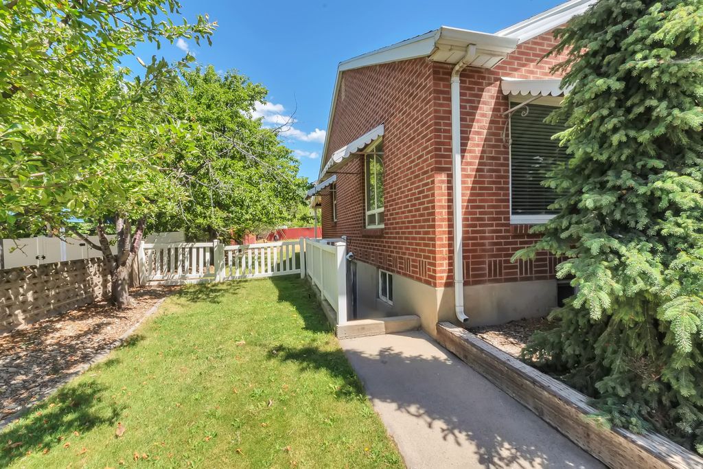 Photo of 435 E 100 N, Pleasant Grove, UT 84062 (MLS # 2170415)