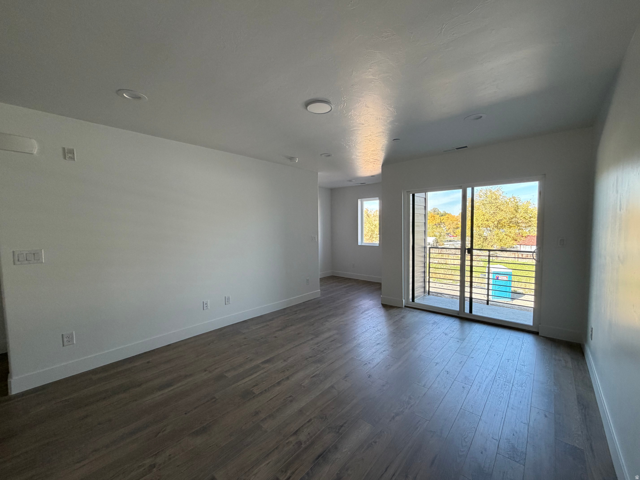 REGENCY ON 9TH COMMUNITY - Residential