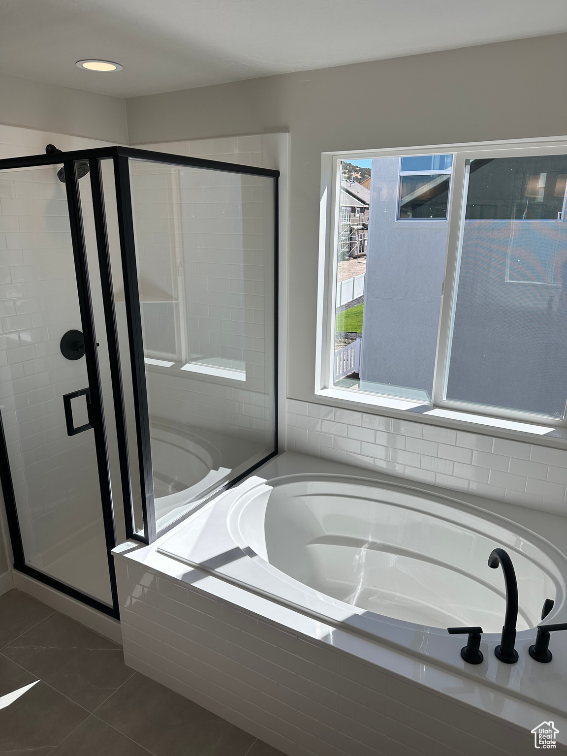 HIDDEN HOLLOW - Residential