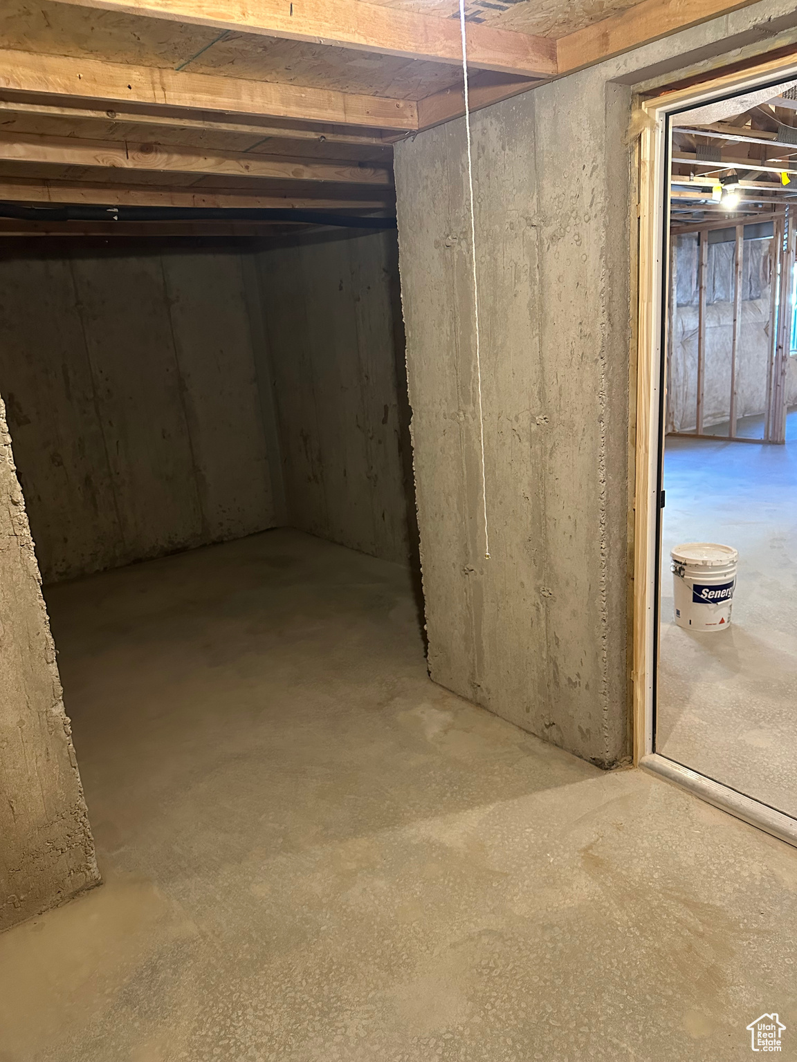 HIDDEN HOLLOW - Residential