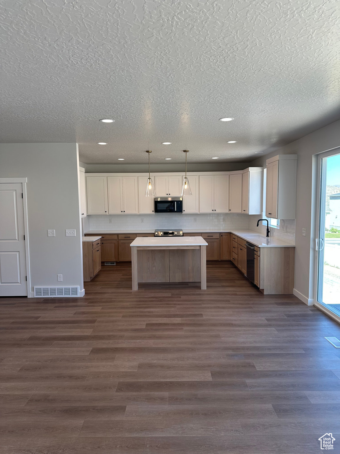 HIDDEN HOLLOW - Residential