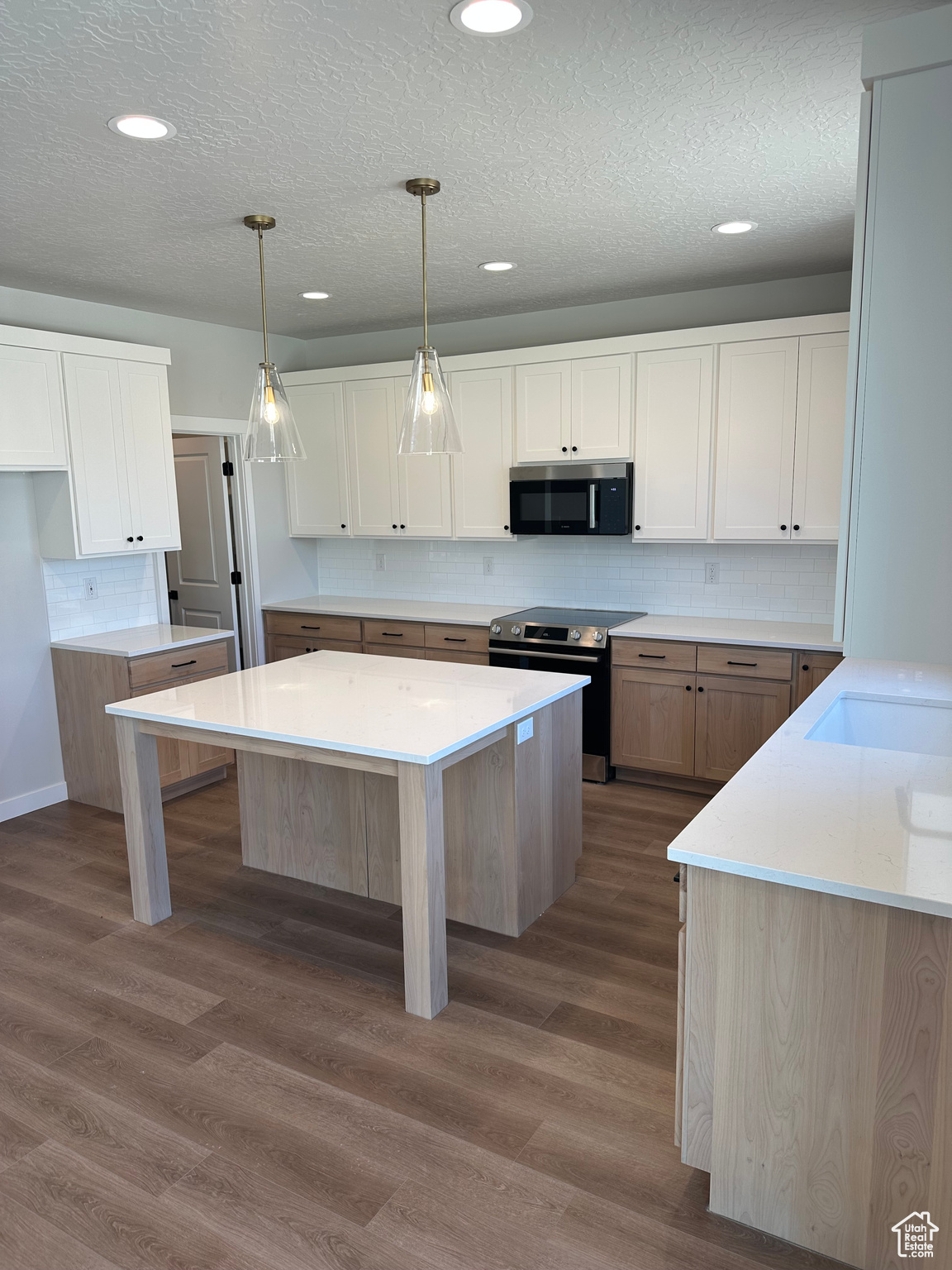 HIDDEN HOLLOW - Residential