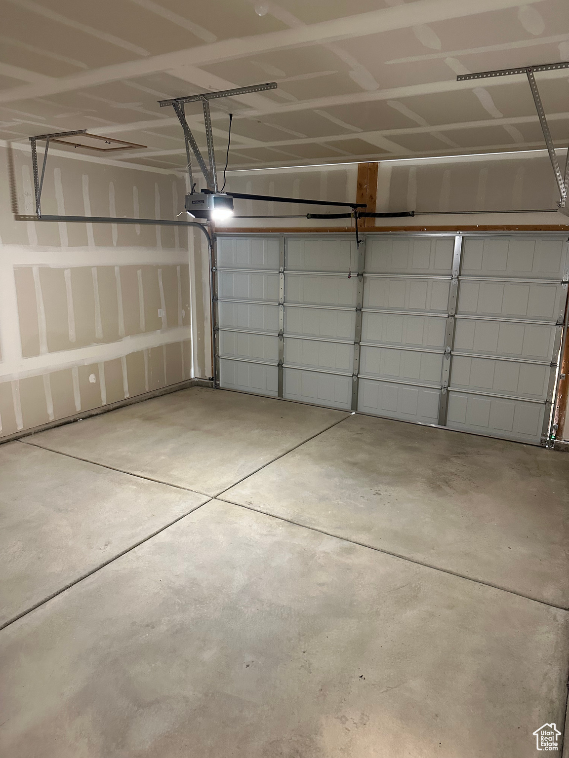 HIDDEN HOLLOW - Residential