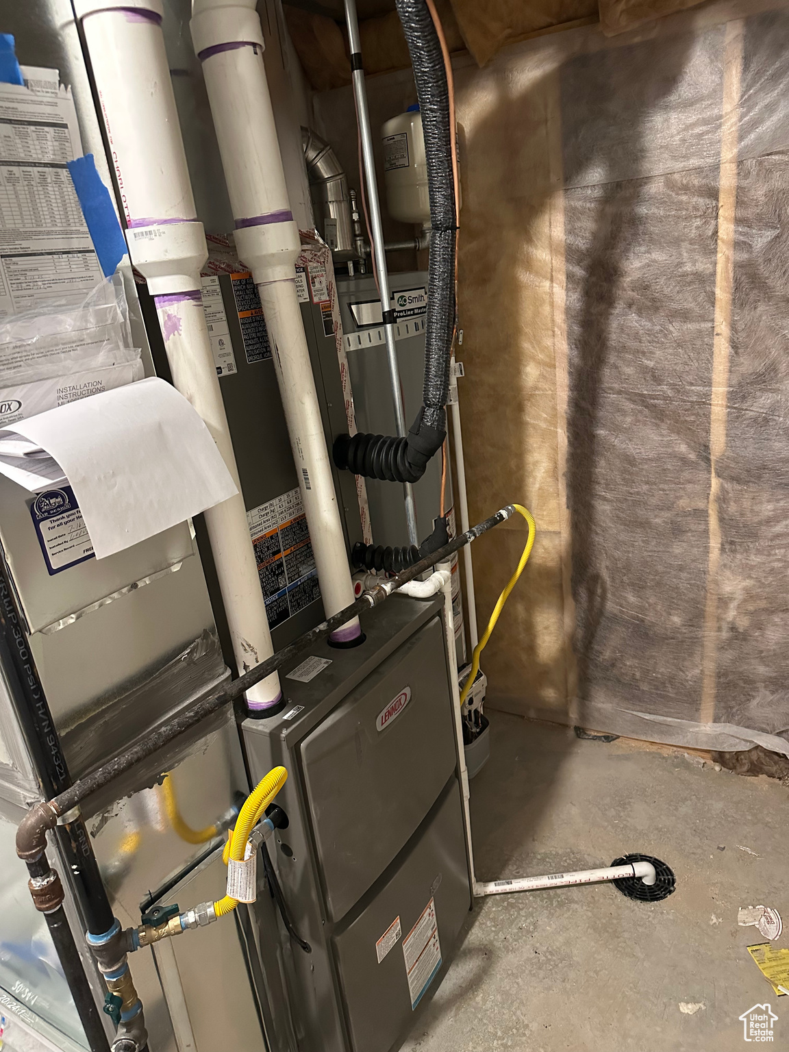 HIDDEN HOLLOW - Residential