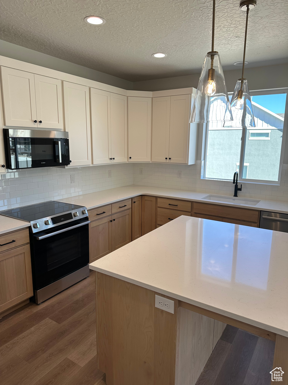 HIDDEN HOLLOW - Residential