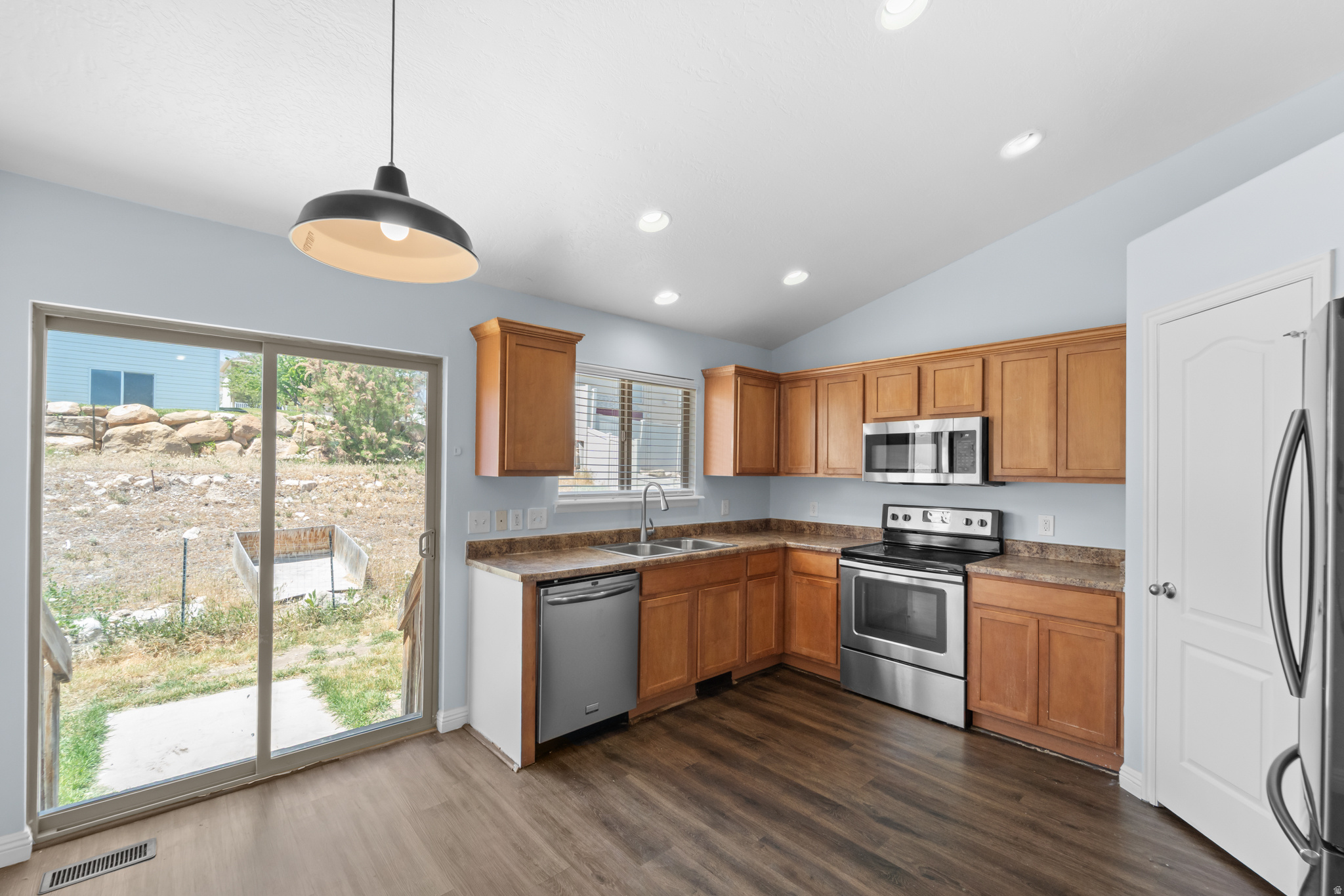 LAKE MOUNTAIN ESTATES - Residential